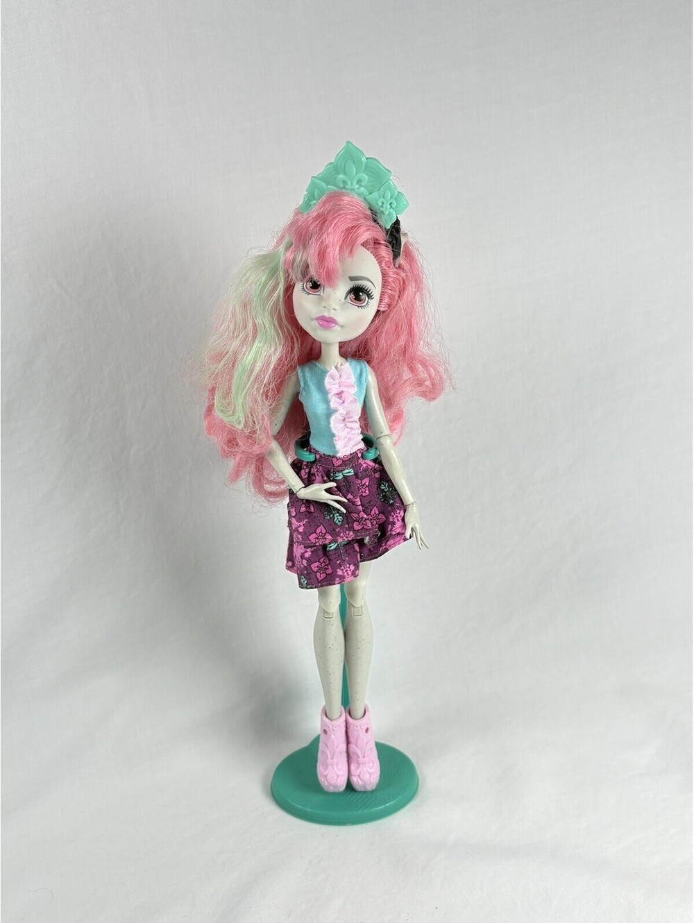 Rochelle Goyle Party Ghouls MH Doll Monster High Ghoul Girl Gargoyle Pastel Pink